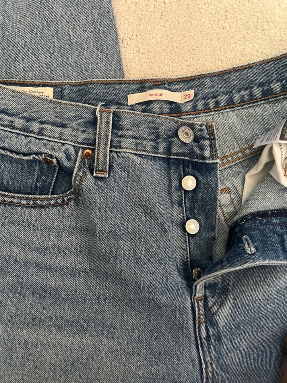 LEVIS WEDGIE JEANS - Picture 4 of 5